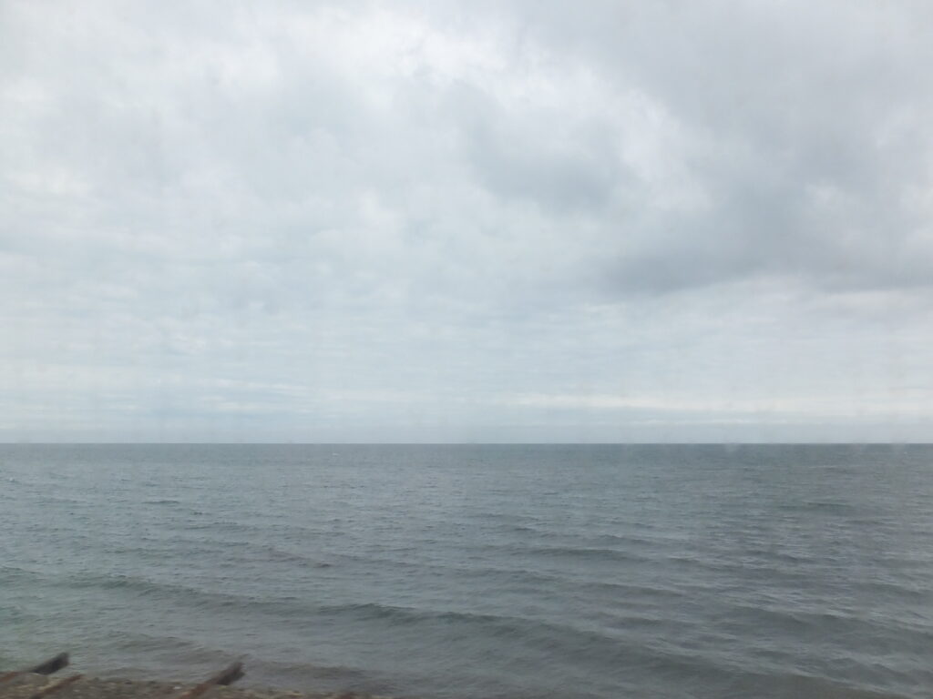 函館本線から望む内浦湾の車窓