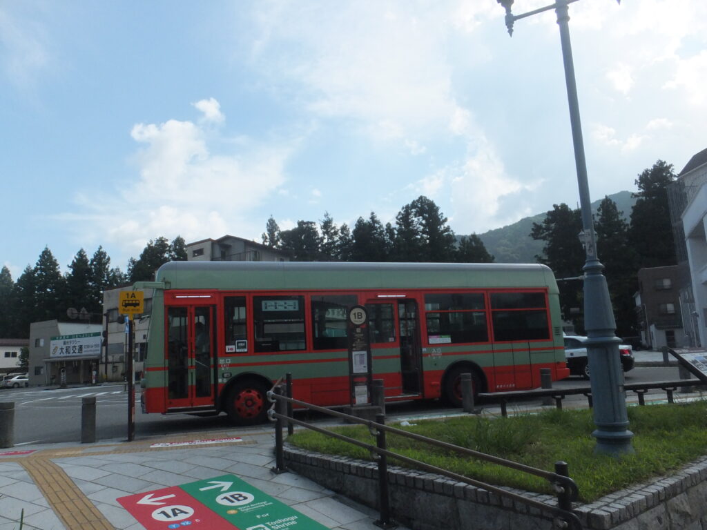 日光駅から日光東照宮へ行くバス